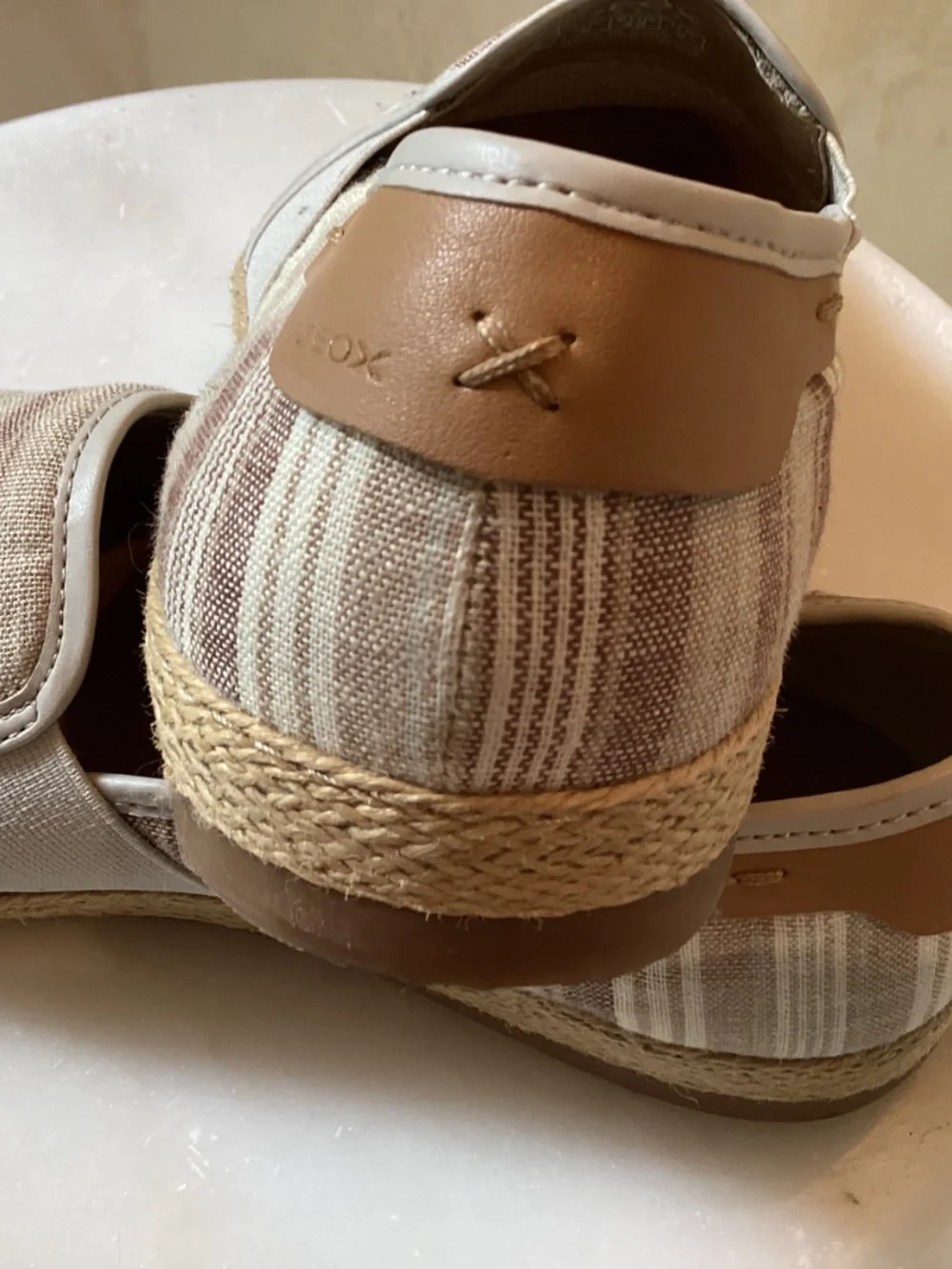 GEOX MEN’S COPACABANA BOAT SHOE - MULTI-STRIPE TAN/GREY/CREAM - SIZE 9